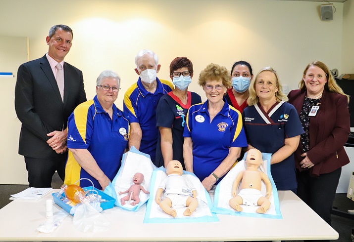 AKG Executive, Lions Club members and Paediatric department staff pose for a photo at the official donation ceremony 